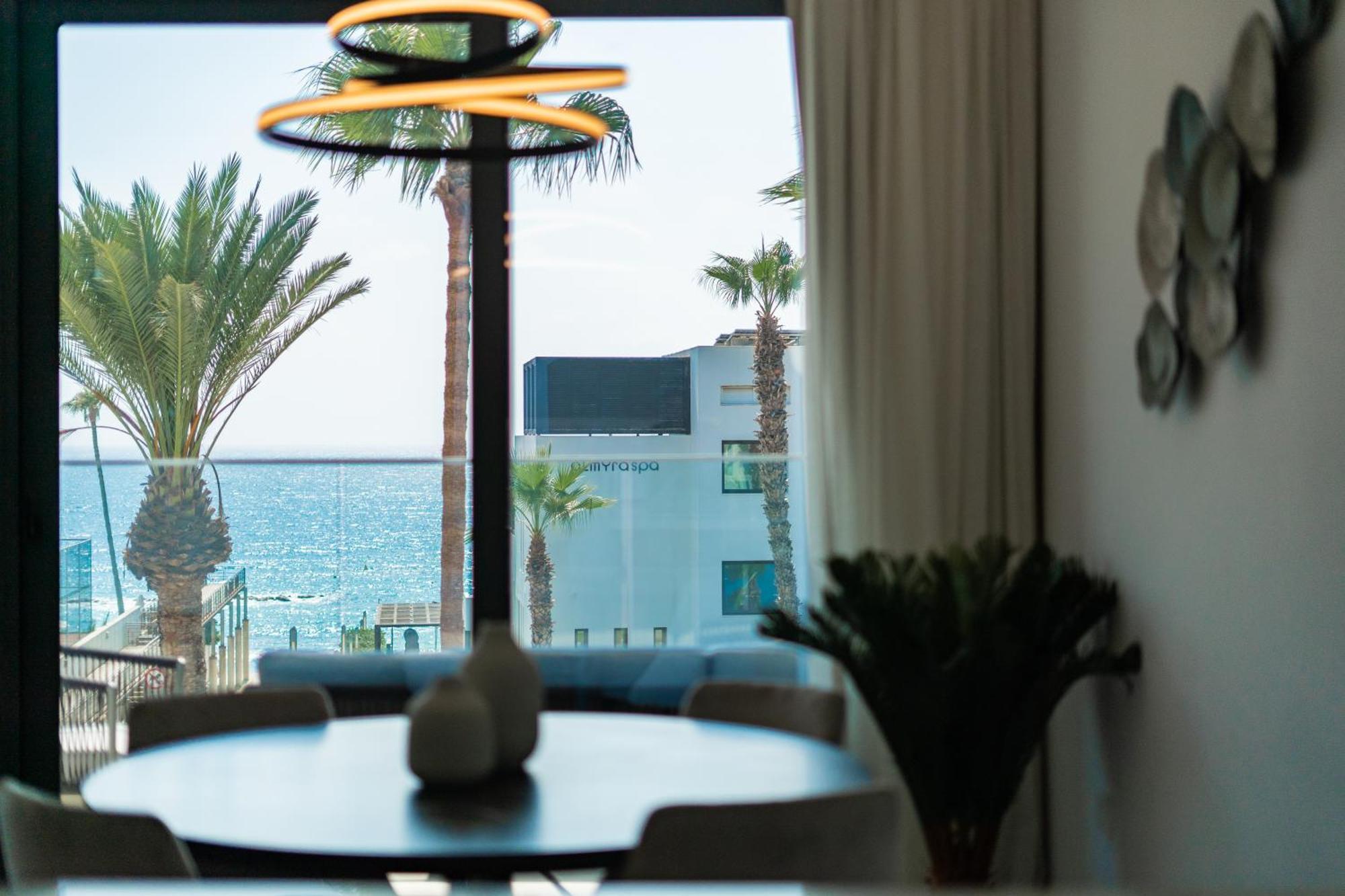 Waterside Sea View Apartments Paphos Eksteriør billede