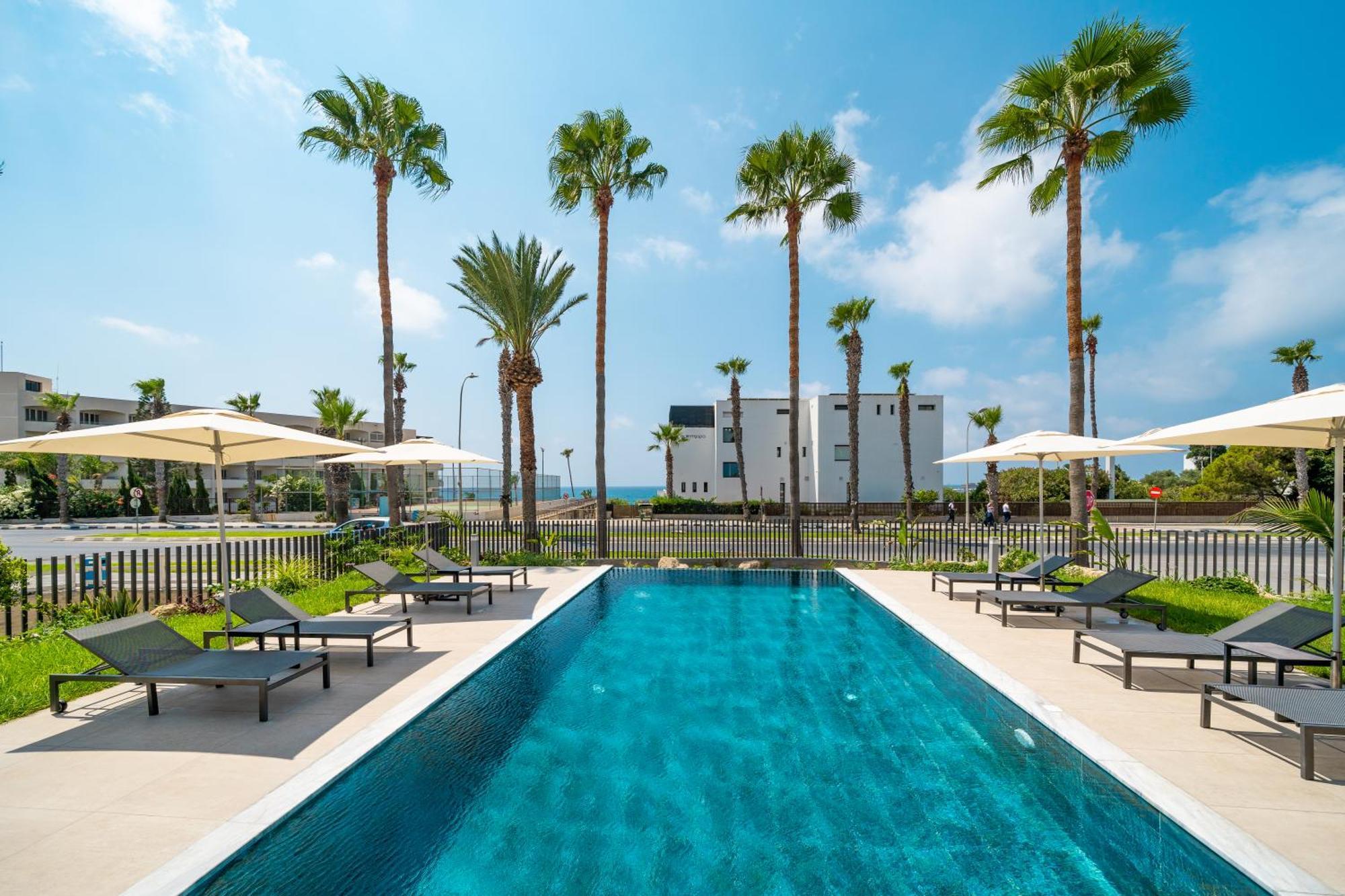Waterside Sea View Apartments Paphos Eksteriør billede