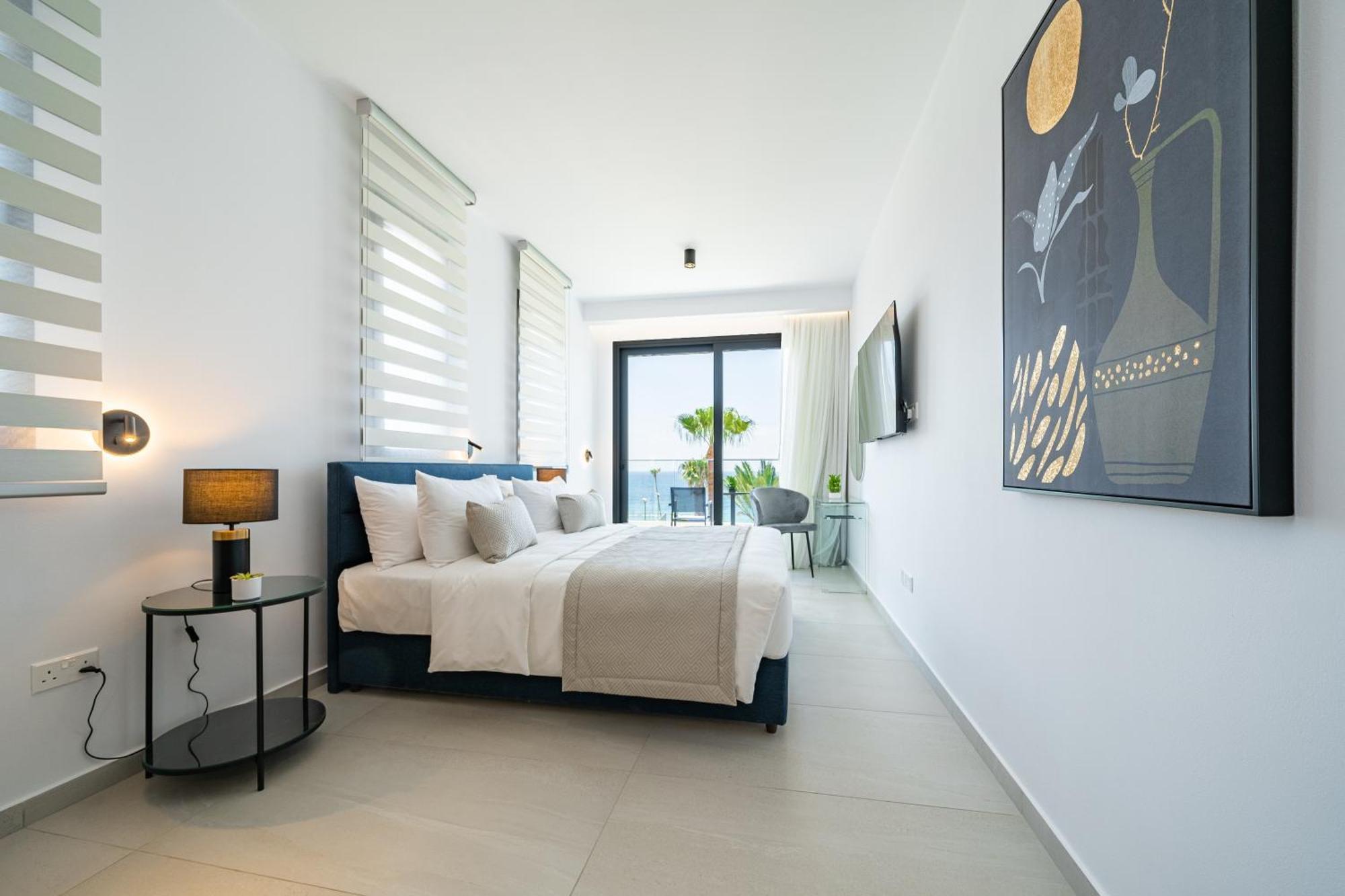 Waterside Sea View Apartments Paphos Værelse billede
