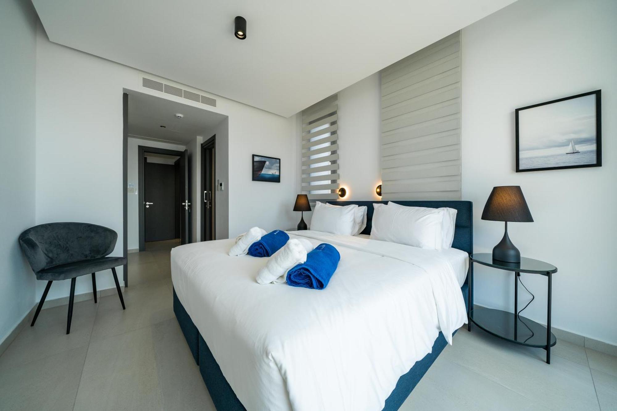 Waterside Sea View Apartments Paphos Værelse billede