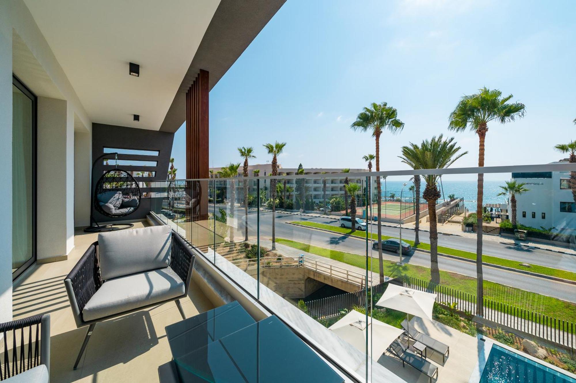 Waterside Sea View Apartments Paphos Værelse billede