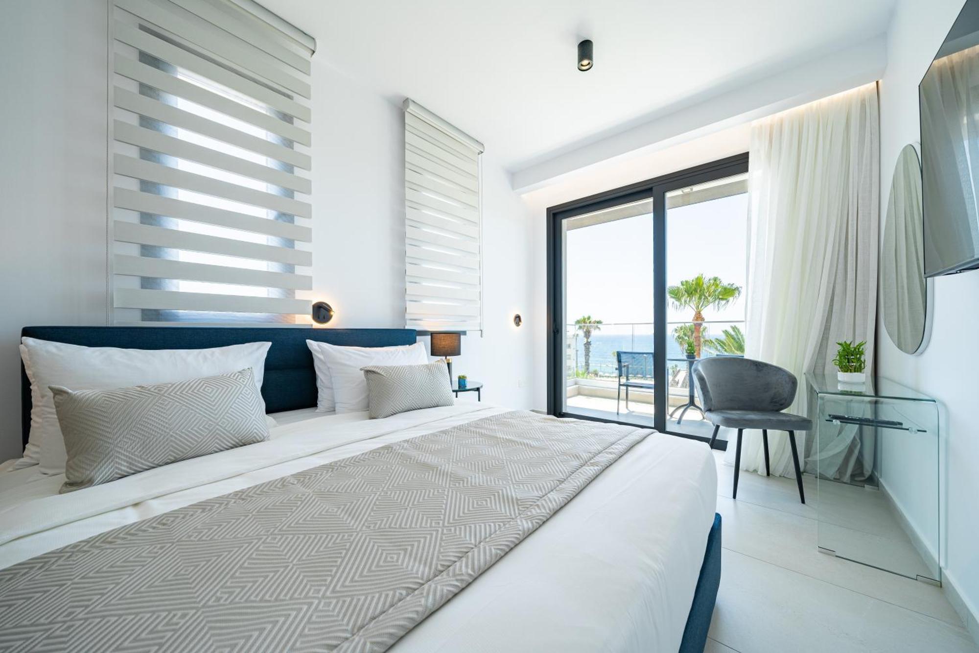 Waterside Sea View Apartments Paphos Værelse billede