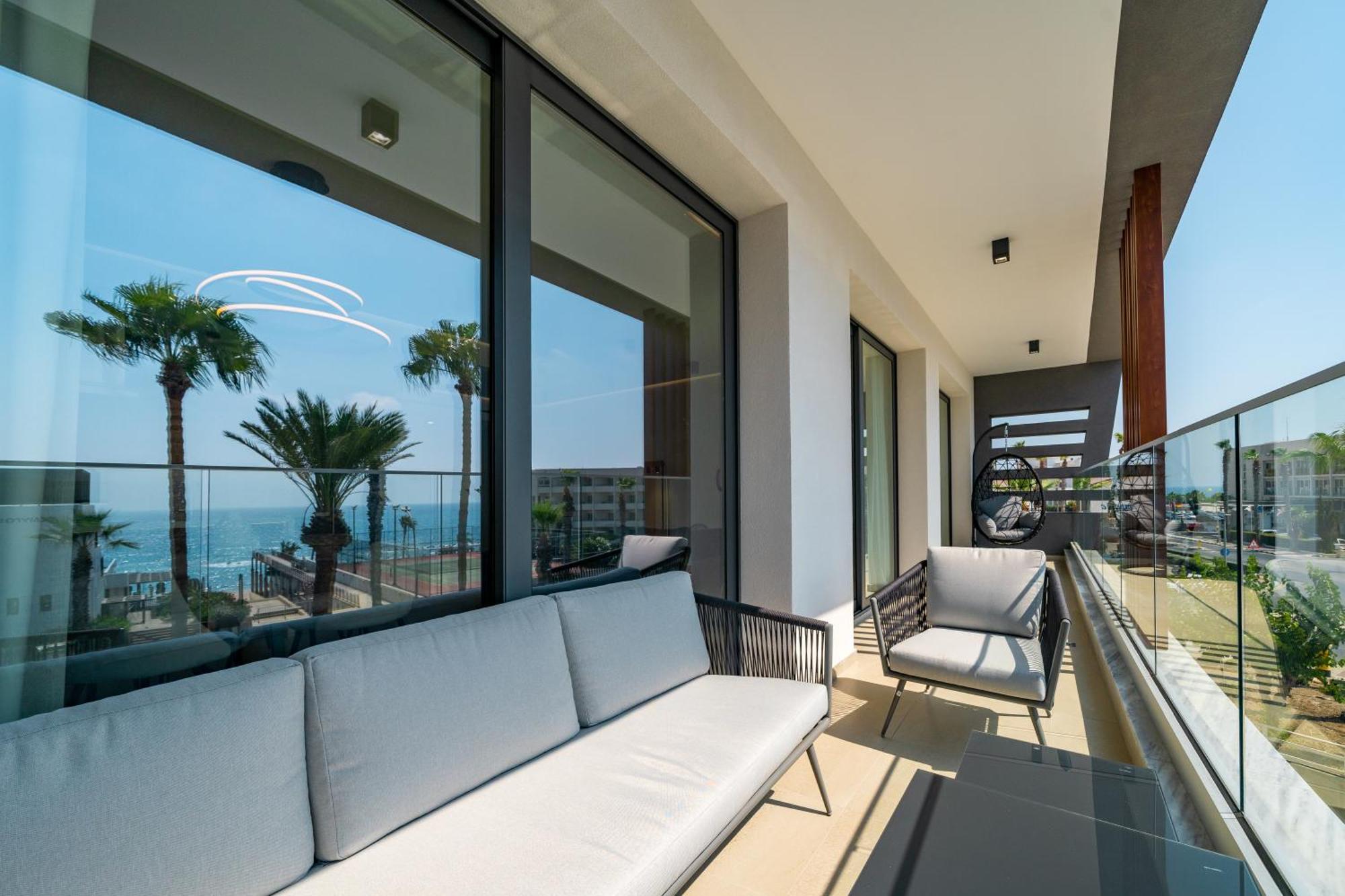 Waterside Sea View Apartments Paphos Værelse billede