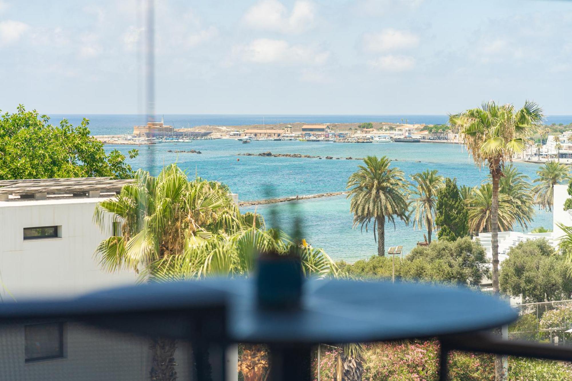 Waterside Sea View Apartments Paphos Eksteriør billede