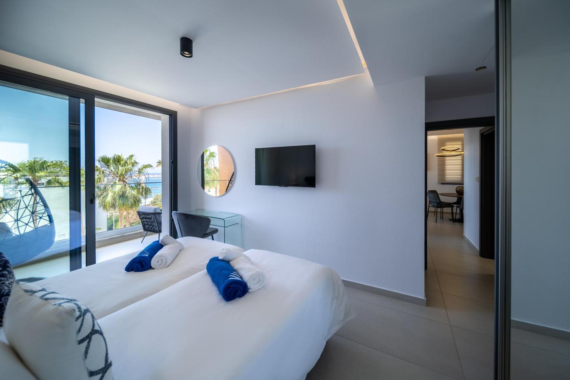 Waterside Sea View Apartments Paphos Eksteriør billede