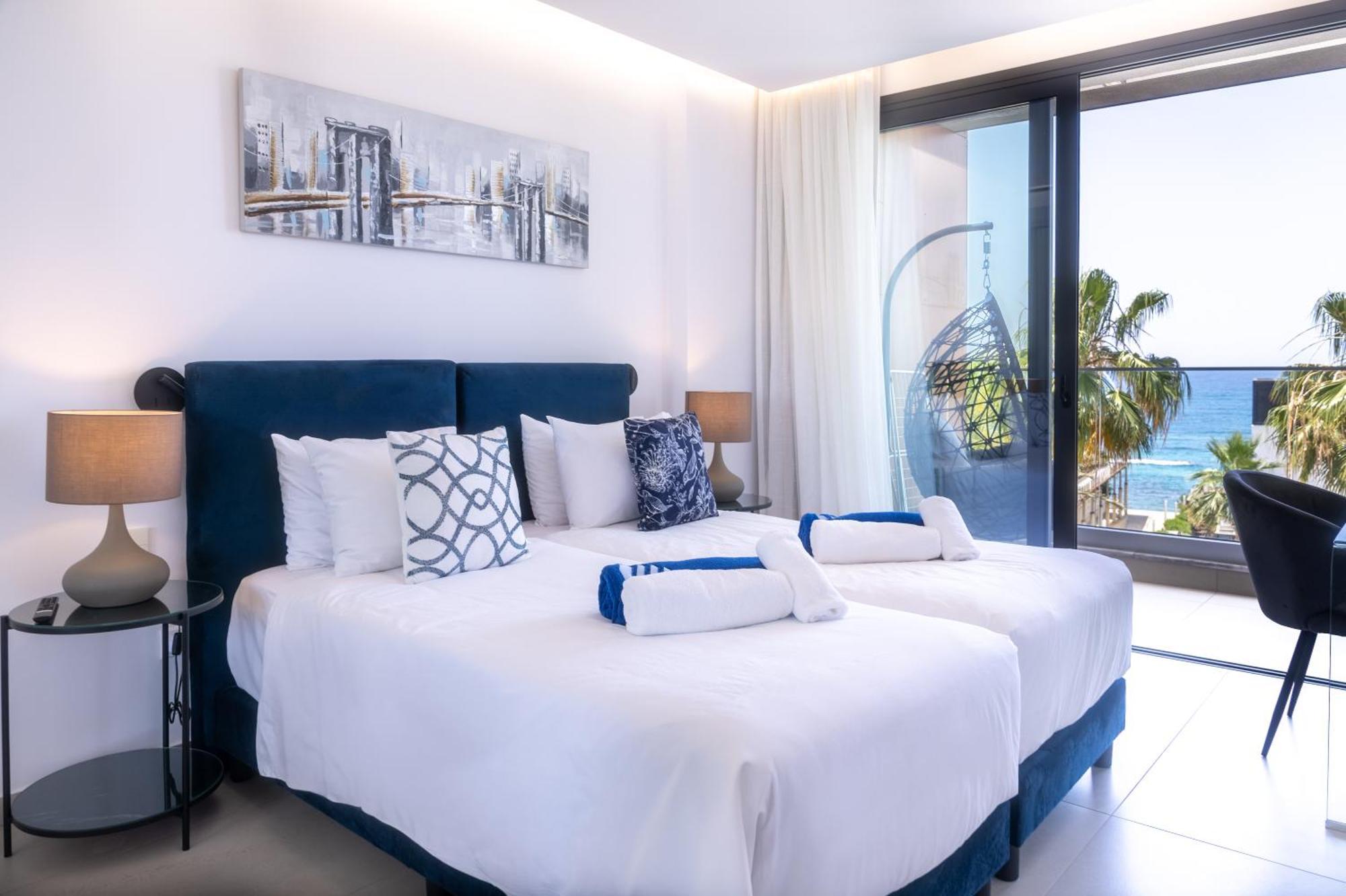 Waterside Sea View Apartments Paphos Eksteriør billede