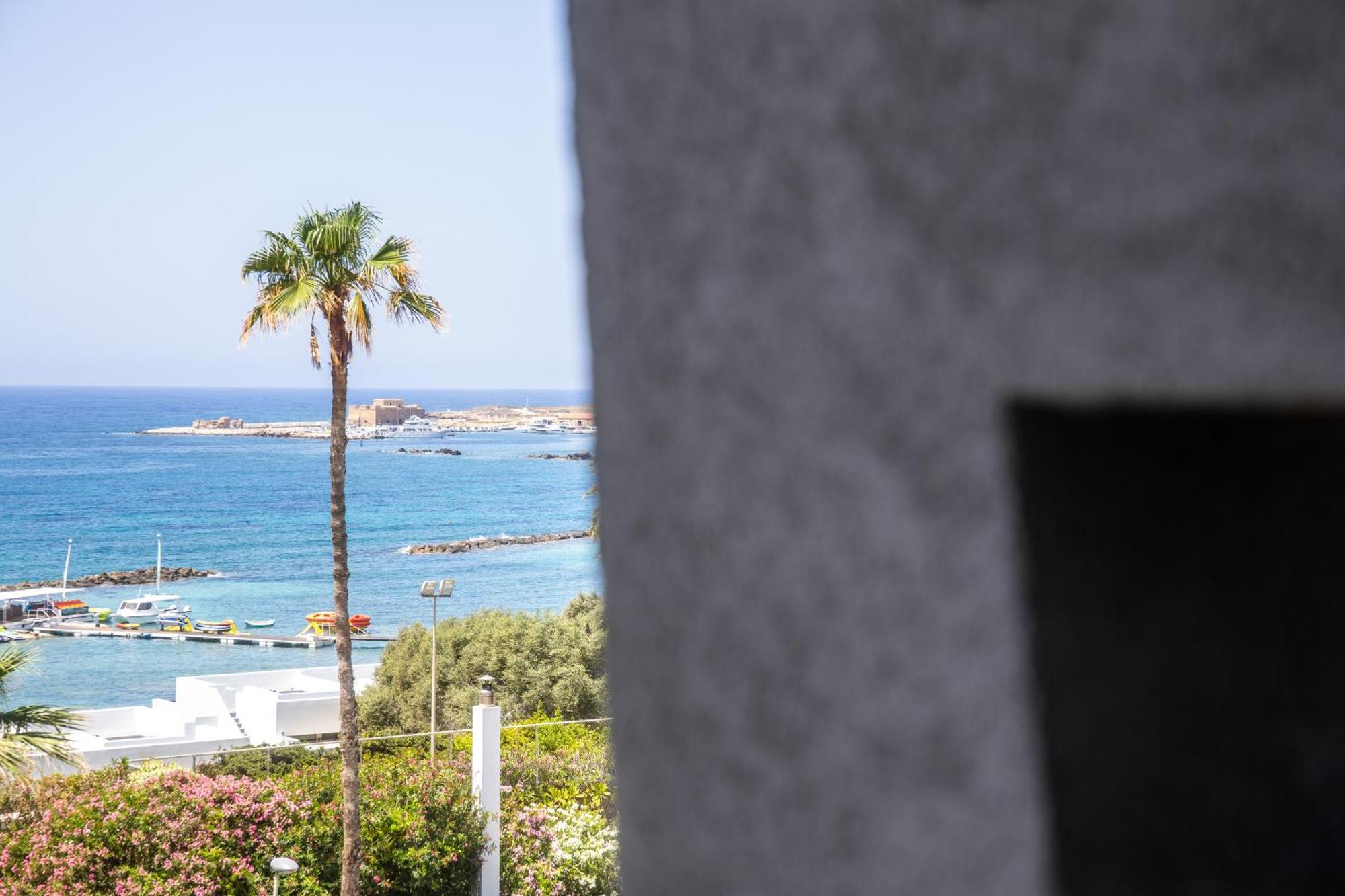 Waterside Sea View Apartments Paphos Eksteriør billede
