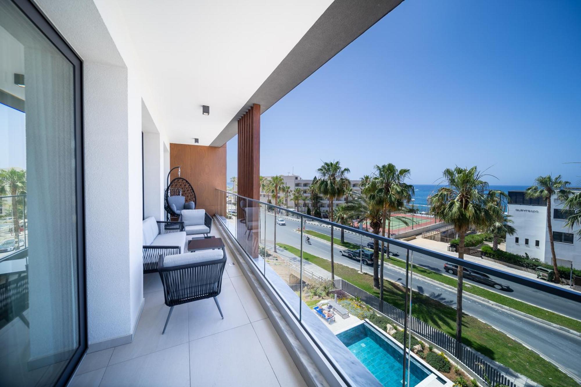 Waterside Sea View Apartments Paphos Eksteriør billede